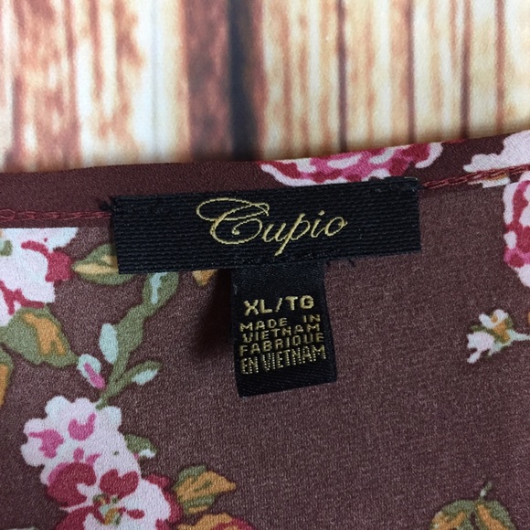 Cupio XL Floral Peekaboo Shoulder Bell Sleeve Top - Picture 7 of 8